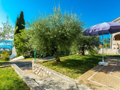 Apartment Two bedroom apartment with terrace Njivice, Krk A-20548-a - Outdoor photo 28