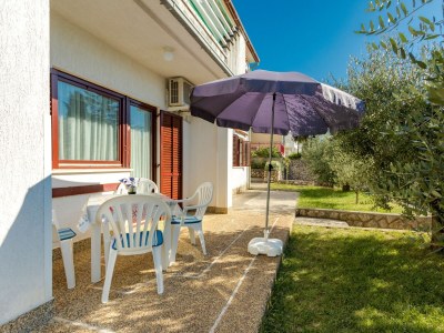 Apartment Two bedroom apartment with terrace Njivice, Krk A-20548-a - Outdoor photo 29