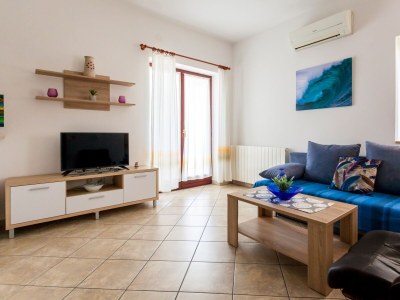 Apartment Two bedroom apartment with terrace Njivice, Krk A-20548-c - Outdoor photo 11