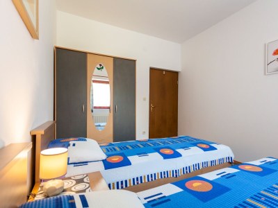 Apartment Two bedroom apartment with terrace Njivice, Krk A-20548-c - Outdoor photo 25