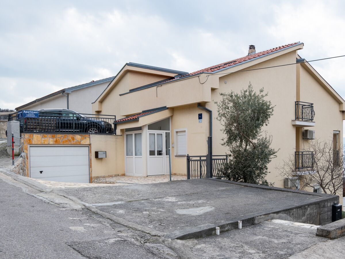 Apartment Four-bedroom apartment with terrace and sea view Klenovica, Novi Vinodolski A-20556-a - Outdoor photo 2