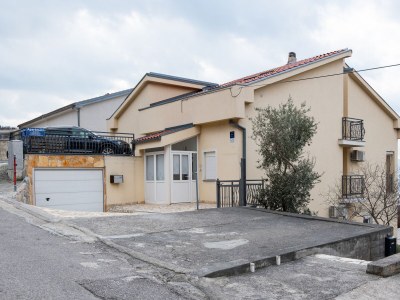 Apartment Four-bedroom apartment with terrace and sea view Klenovica, Novi Vinodolski A-20556-a - Outdoor photo 2