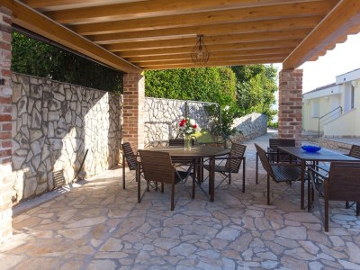 Apartment One bedroom apartment near beach Čižići, Krk A-20433-a - Outdoor photo 2