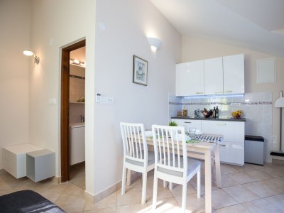 Apartment One bedroom apartment near beach Čižići, Krk A-20433-a - Outdoor photo 9