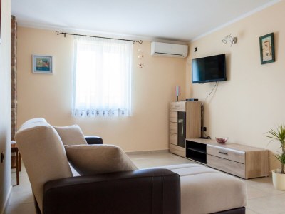 Apartment Two bedroom apartment with terrace Porat, Krk A-20441-a - Outdoor photo 6