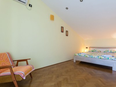 Apartment Two bedroom apartment with terrace Porat, Krk A-20441-a - Outdoor photo 13