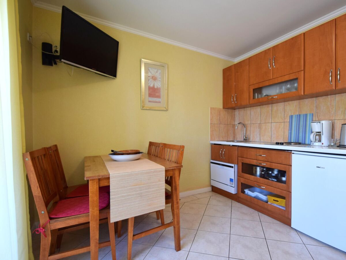 Apartment One bedroom apartment with balcony Njivice, Krk A-20447-b - Outdoor photo 4