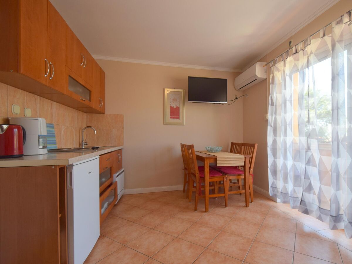 Apartment One bedroom apartment with balcony Njivice, Krk A-20447-d - Outdoor photo 5
