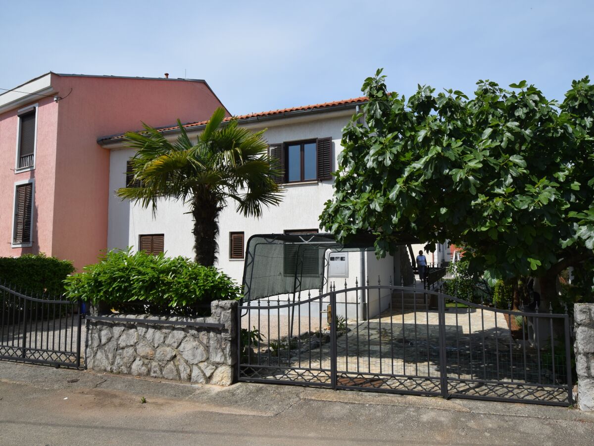 Apartment Two bedroom apartment with terrace Malinska, Krk A-20460-a