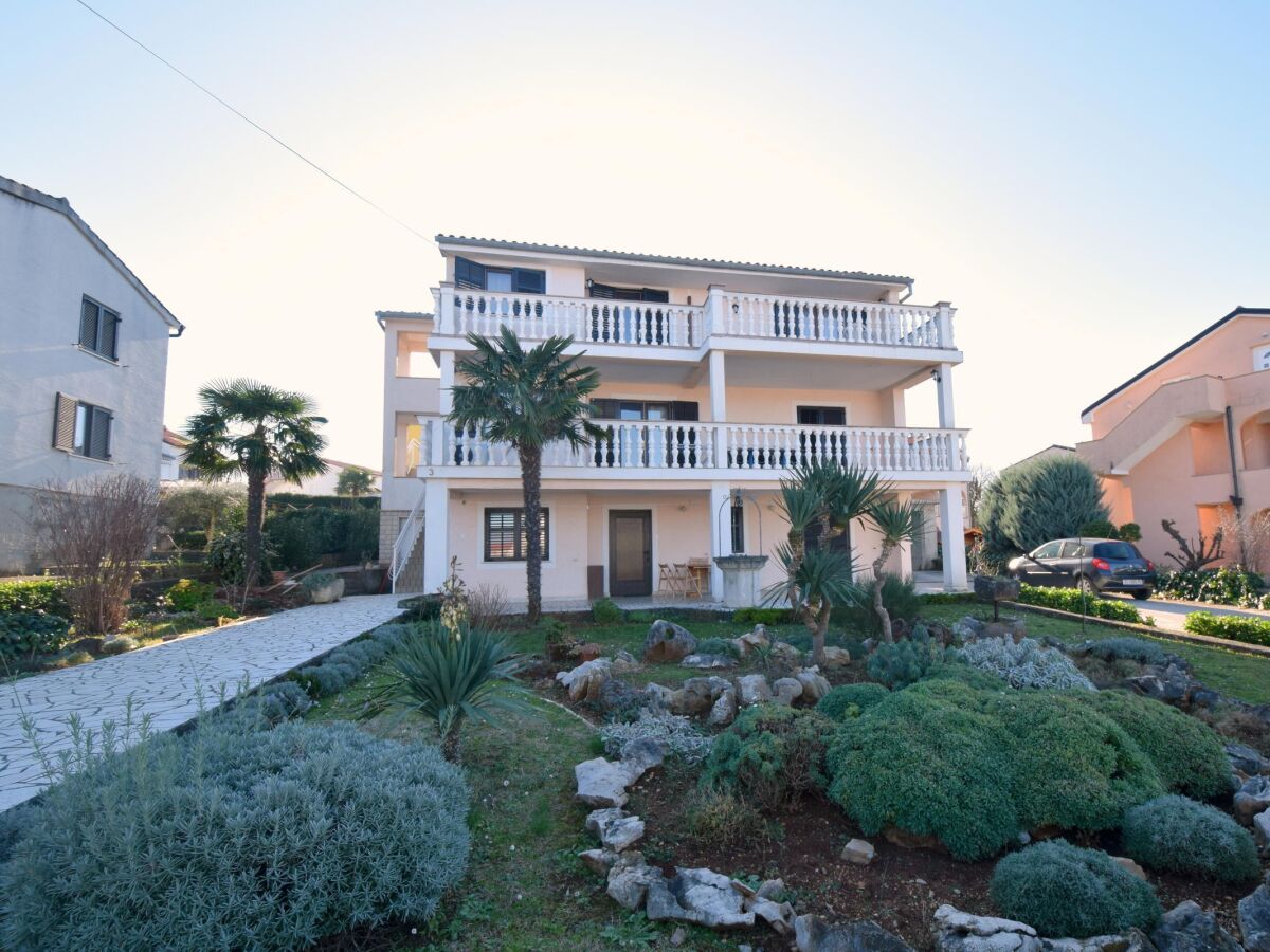 Apartment One bedroom apartment with terrace and sea view Njivice, Krk A-20462-a - Outdoor photo 3