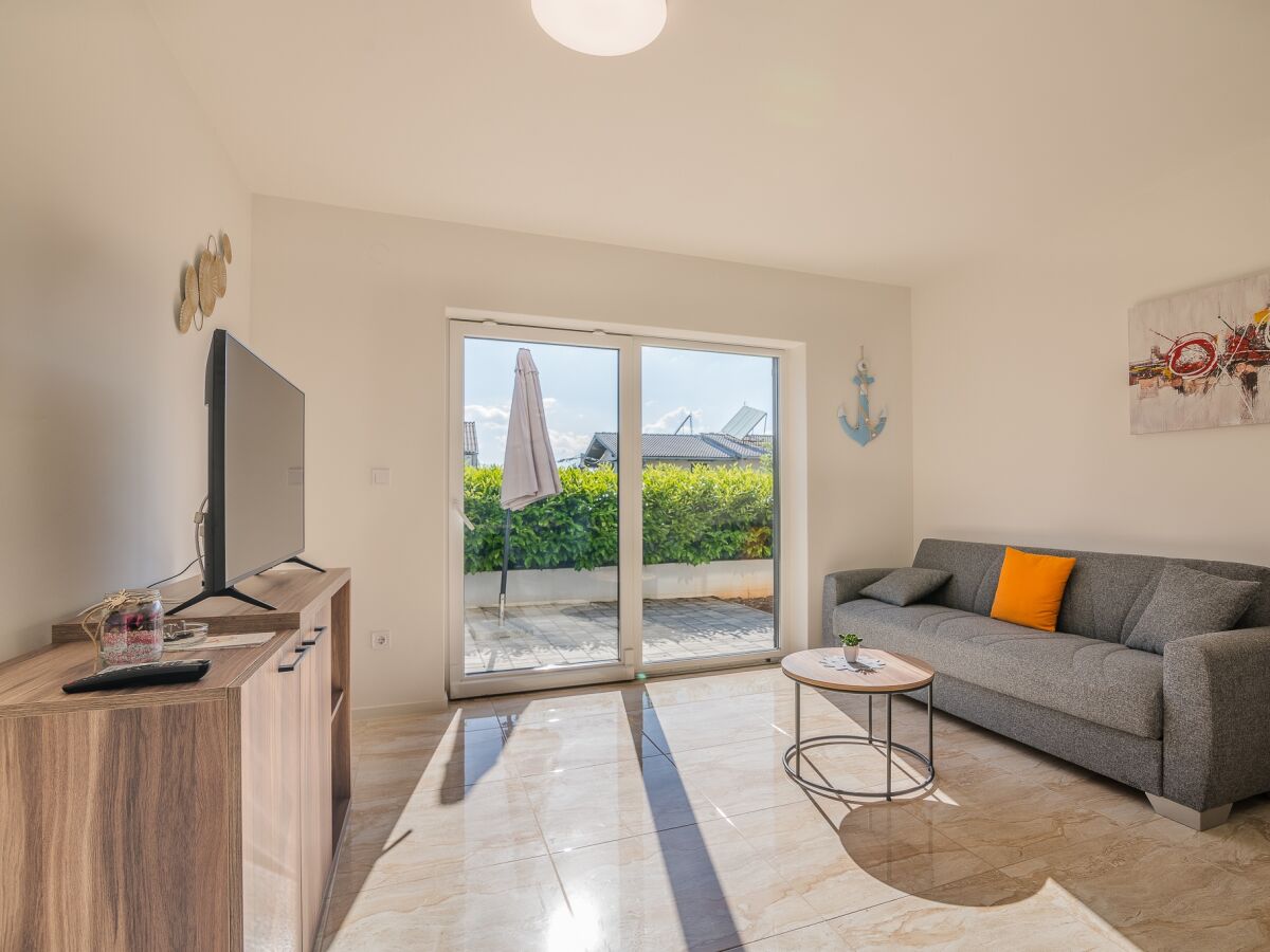 Apartment Three bedroom apartment with terrace Malinska, Krk A-20484-a - Outdoor photo 5