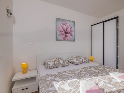 Apartment Three bedroom apartment with terrace Malinska, Krk A-20484-a - Outdoor photo 11