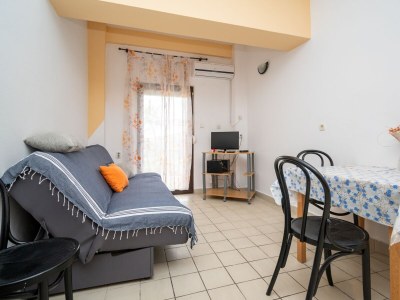 Apartment One bedroom apartment with air-conditioning Posedarje, Novigrad A-21123-d - Outdoor photo 13