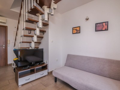 Apartment Three bedroom apartment with terrace and sea view Njivice, Krk A-20487-a - Outdoor photo 7