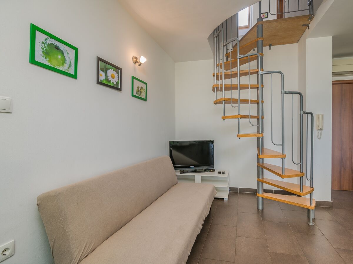 Apartment Three bedroom apartment with terrace and sea view Njivice, Krk A-20487-b - Outdoor photo 5