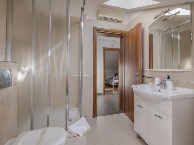 Apartment Three bedroom apartment with terrace and sea view Njivice, Krk A-20487-b - Outdoor photo 16