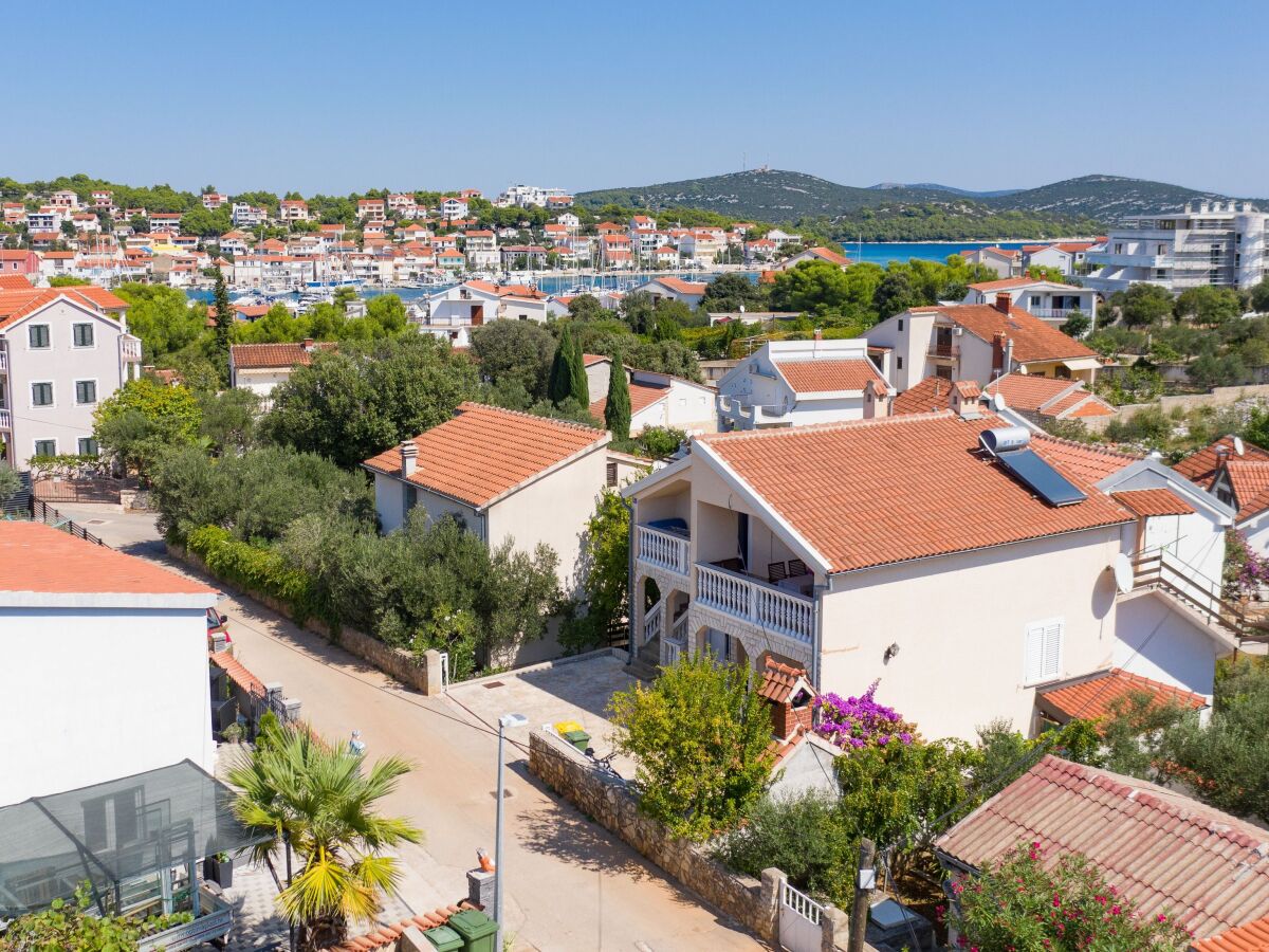 Apartment Two bedroom apartment with terrace Jezera, Murter A-21148-b - Outdoor photo 5