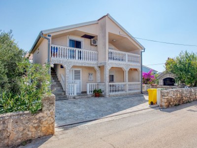 Apartment Two bedroom apartment with terrace Jezera, Murter A-21148-b - Outdoor photo 2