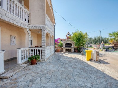 Apartment Two bedroom apartment with terrace Jezera, Murter A-21148-b - Outdoor photo 12