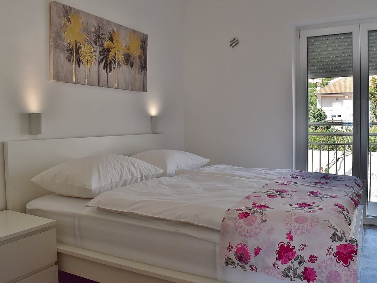 Apartment Two bedroom apartment with terrace and sea view Banjol, Rab A-21159-b