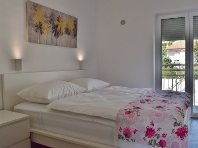 Apartment Two bedroom apartment with terrace and sea view Banjol, Rab A-21159-b in Otok Rab - Apartment