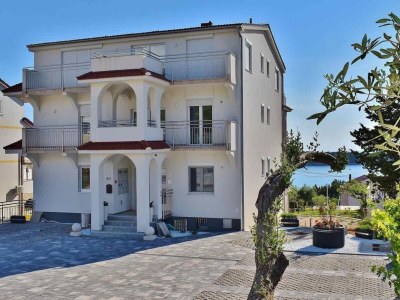 Apartment Two bedroom apartment with terrace and sea view Banjol, Rab A-21159-b - Outdoor photo 2