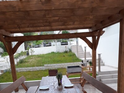 Apartment Two bedroom apartment with terrace and sea view Banjol, Rab A-21159-b - Outdoor photo 5
