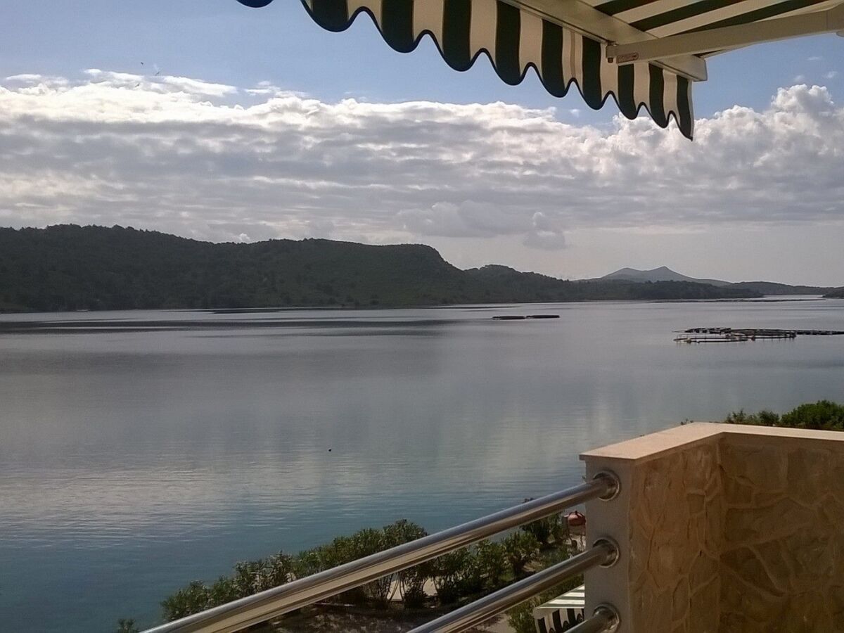 Apartment One bedroom apartment near beach Cove Mala Lamjana, Ugljan A-21182-c