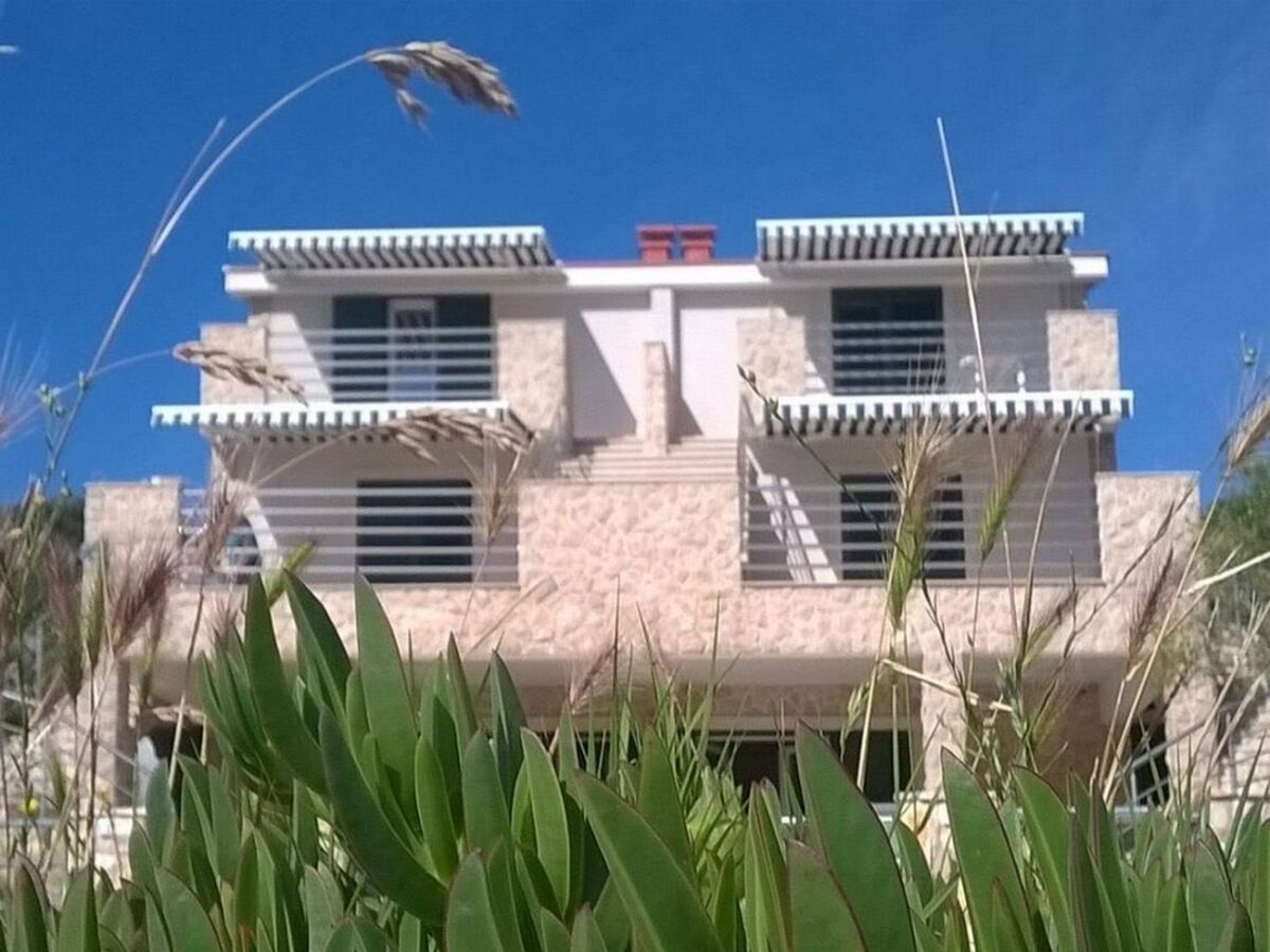 Apartment One bedroom apartment near beach Cove Mala Lamjana, Ugljan A-21182-d - Outdoor photo 3