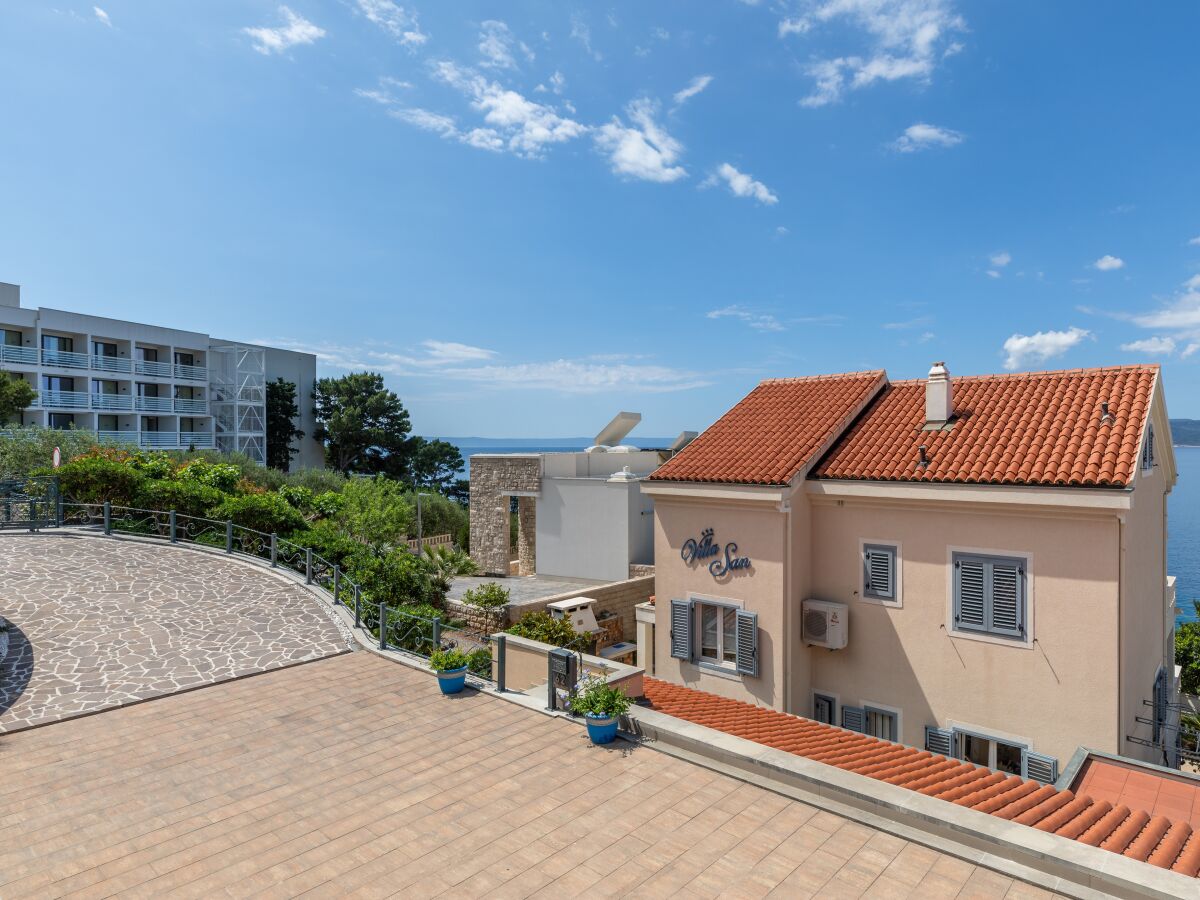 Apartment Two bedroom apartment with terrace and sea view Brela, Makarska A-20708-b - Outdoor photo 2