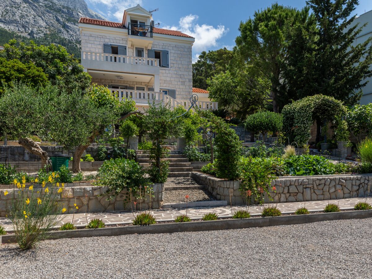 Apartment Two bedroom apartment with terrace and sea view Brela, Makarska A-20708-b - Outdoor photo 4
