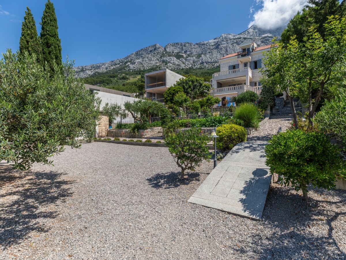 Apartment Two bedroom apartment with terrace and sea view Brela, Makarska A-20708-b - Outdoor photo 5