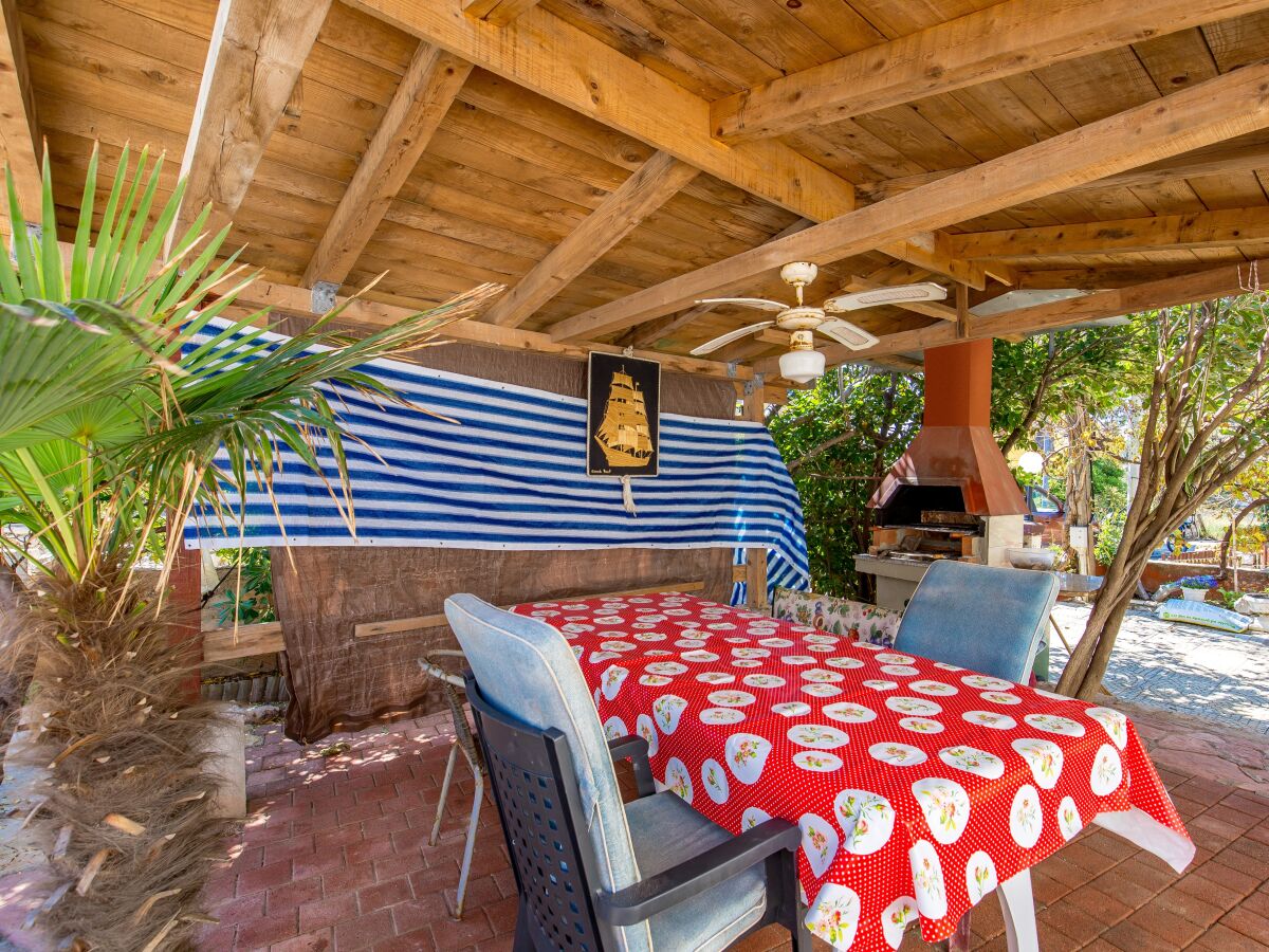 Apartment Two bedroom apartment with terrace Povljana, Pag A-21342-b