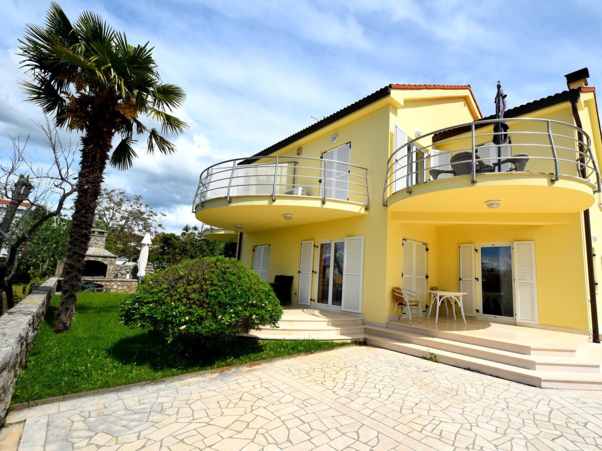 Apartment Two bedroom apartment with balcony Malinska, Krk A-21373-a