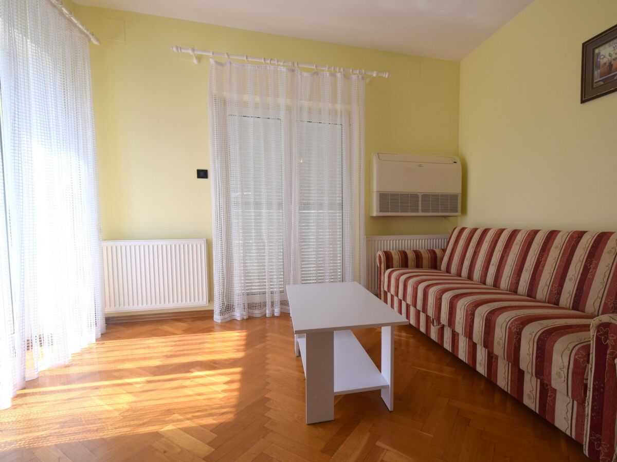 Apartment Two bedroom apartment with balcony Malinska, Krk A-21373-a - Outdoor photo 4