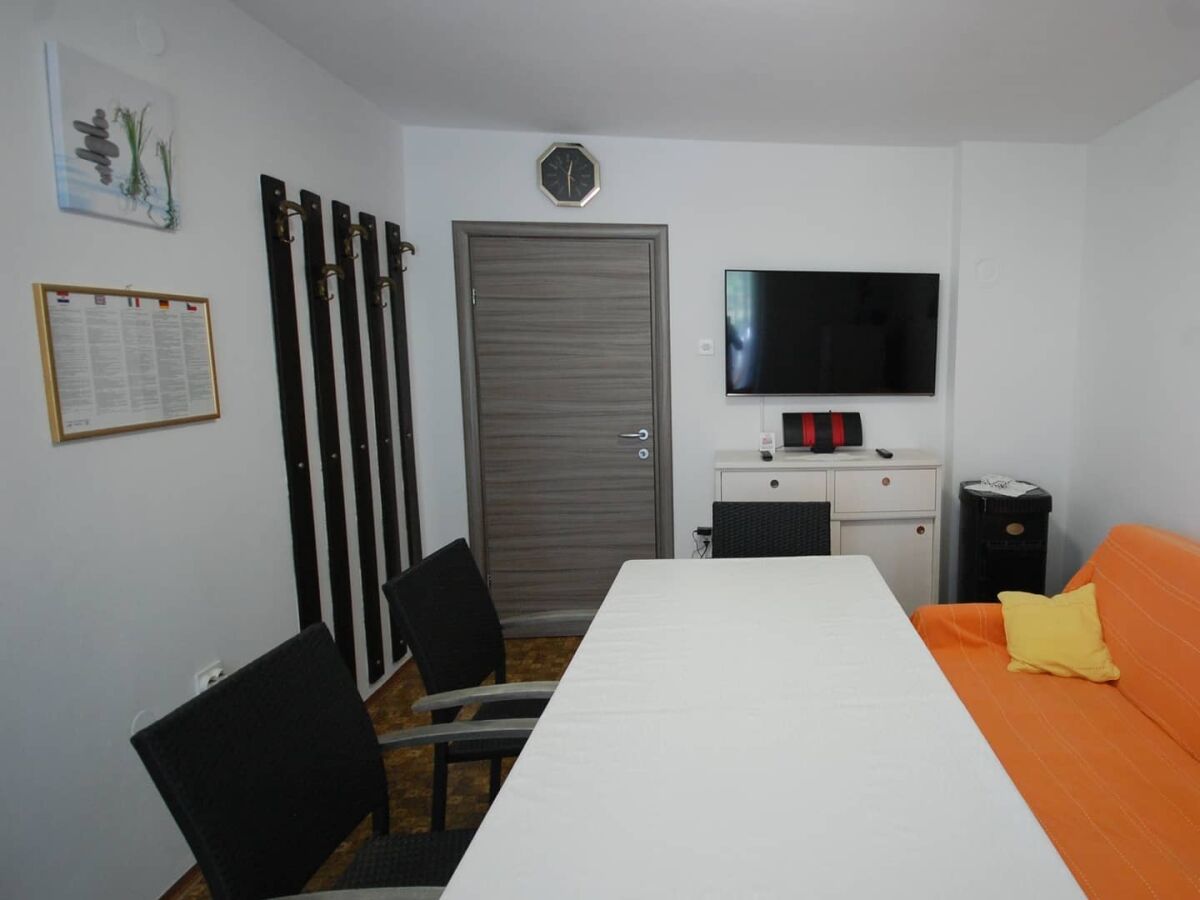 Apartment Two bedroom apartment with terrace Njivice, Krk A-21771-a - Outdoor photo 5