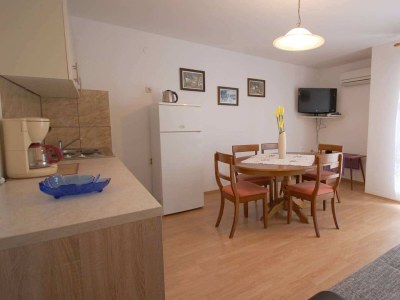 Apartment Two bedroom apartment with balcony Njivice, Krk A-21773-c - Outdoor photo 8