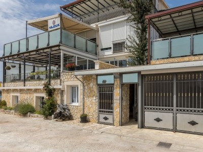 Apartment One bedroom apartment with terrace and sea view Mavarštica, Čiovo A-21062-a in Okrug Gornji - Apartment