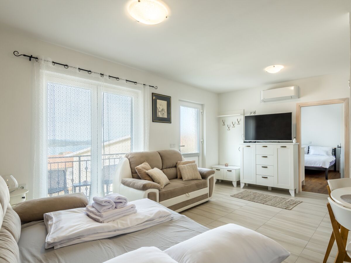 Apartment Two bedroom apartment with balcony and sea view Šibenik A-21075-a