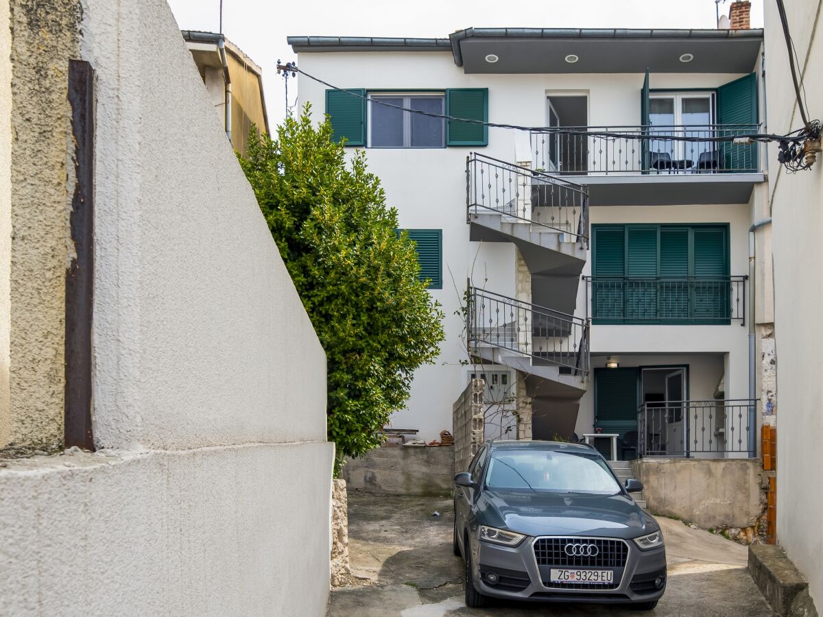 Apartment Two bedroom apartment with balcony and sea view Šibenik A-21075-a - Outdoor photo 2