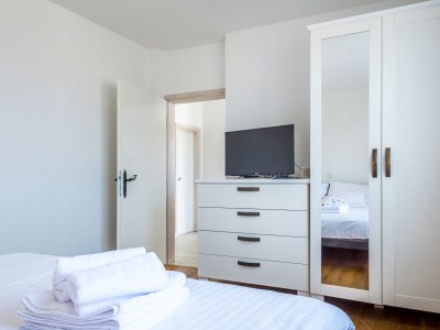 Apartment Two bedroom apartment with balcony and sea view Šibenik A-21075-a - Outdoor photo 10