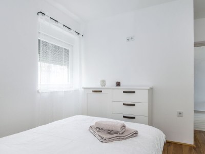 Apartment Two bedroom apartment with balcony and sea view Šibenik A-21075-a - Outdoor photo 13