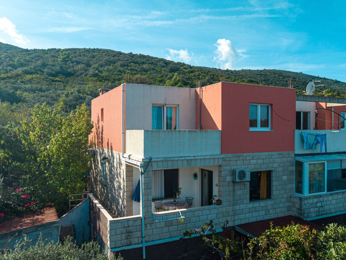 Apartment One bedroom apartment with terrace and sea view Kneža, Korčula A-21829-b - Outdoor photo 5