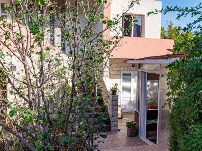 Apartment One bedroom apartment with terrace and sea view Kneža, Korčula A-21829-b - Outdoor photo 14