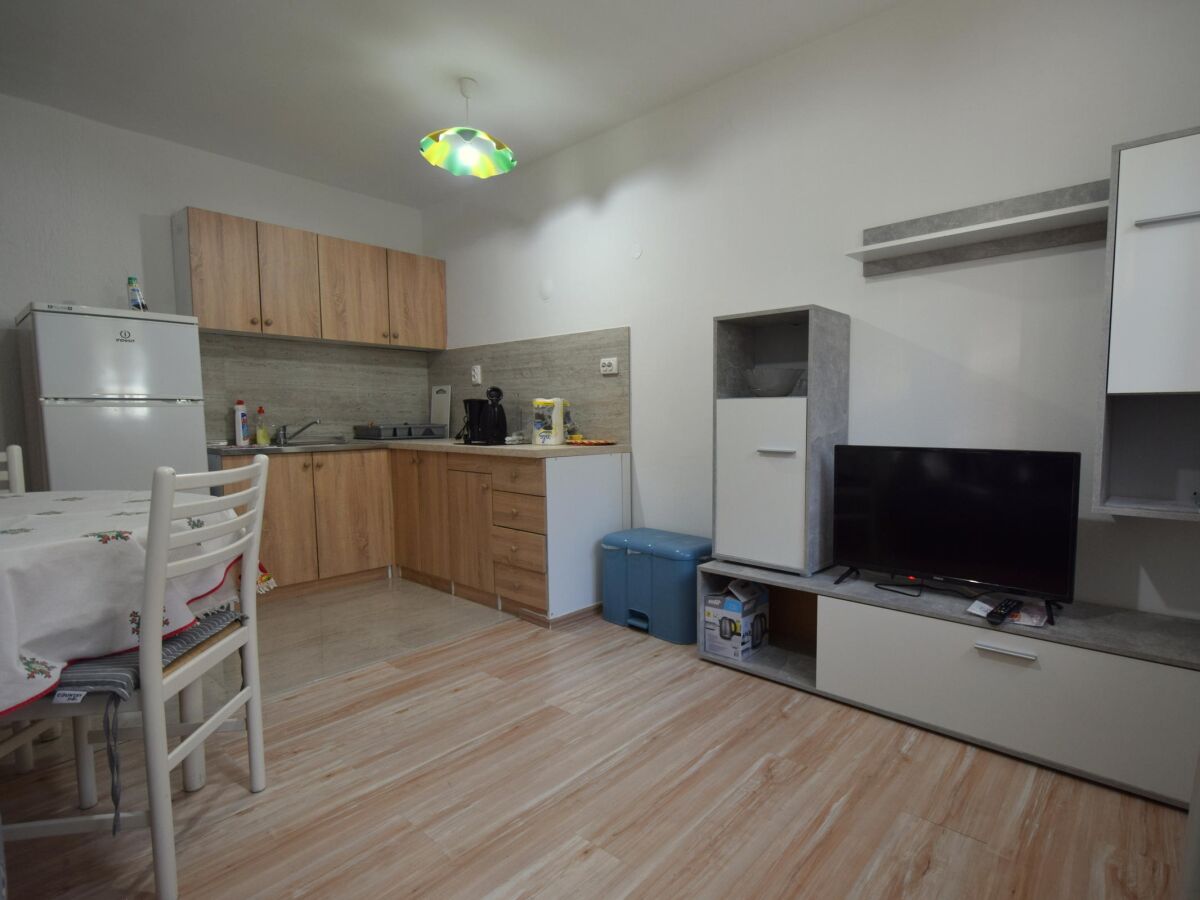 Apartment One bedroom apartment with terrace Njivice, Krk A-21846-b - Outdoor photo 5