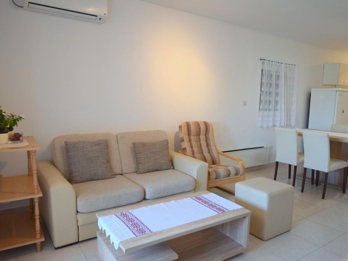 Apartment Two bedroom apartment with balcony Njivice, Krk A-21902-a - Outdoor photo 5