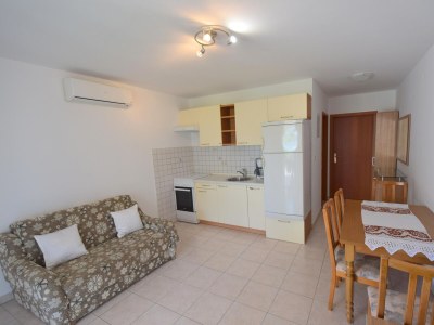 Apartment One bedroom apartment with terrace Njivice, Krk A-21902-b - Outdoor photo 7