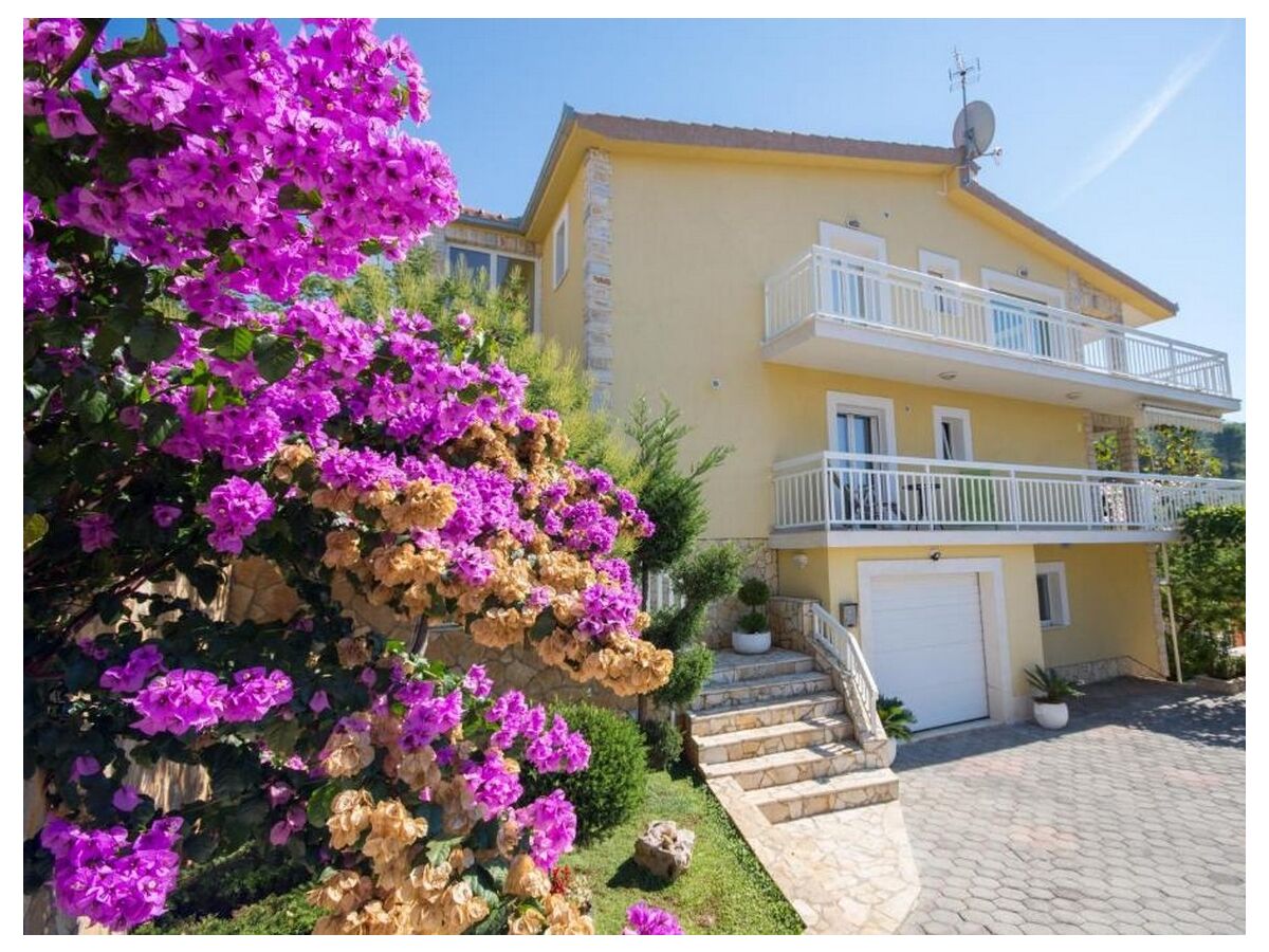 Apartment Three bedroom apartment with terrace and sea view Trogir A-21466-a - Outdoor photo 2