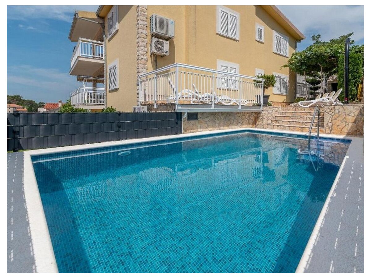 Apartment Three bedroom apartment with terrace and sea view Trogir A-21466-a - Outdoor photo 5