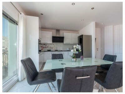 Apartment Three bedroom apartment with terrace and sea view Trogir A-21466-a - Outdoor photo 18